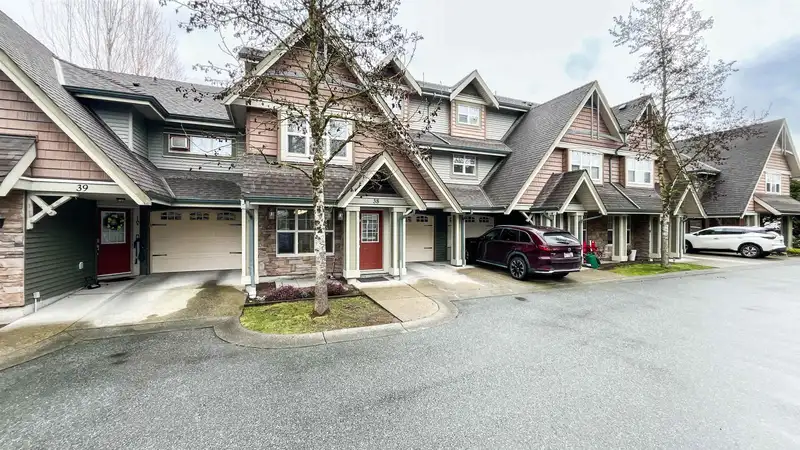 38 22977 116 AVENUE - photo 1 of 31