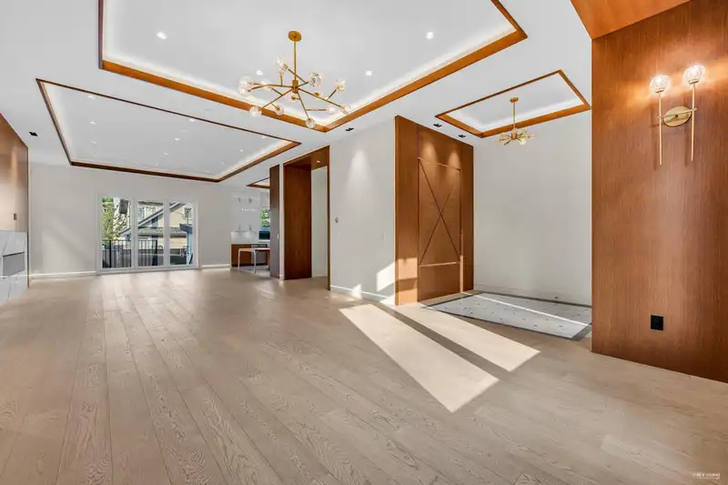 4465 WALLACE STREET - photo 3 of 38