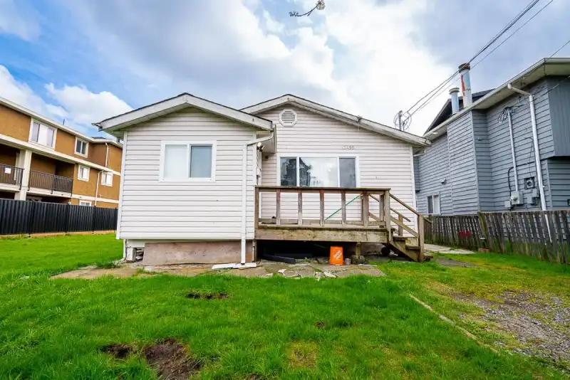 12490 114 AVENUE - photo 1 of 28