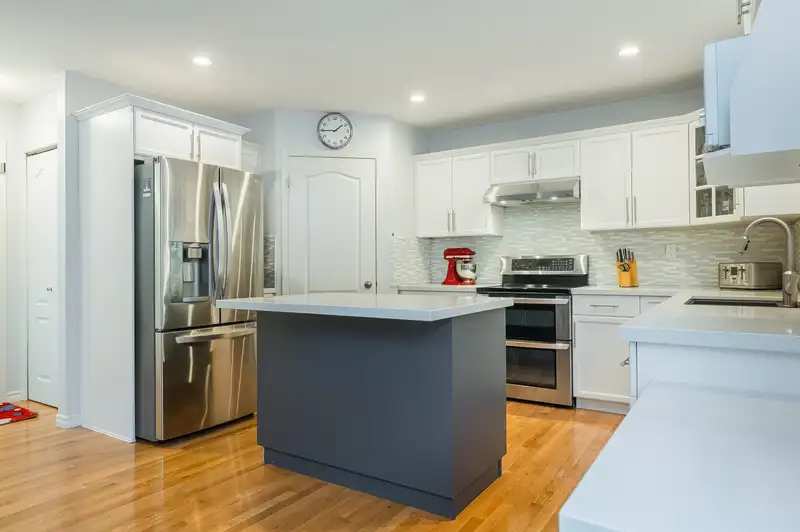 20265 94B AVENUE - photo 2 of 38