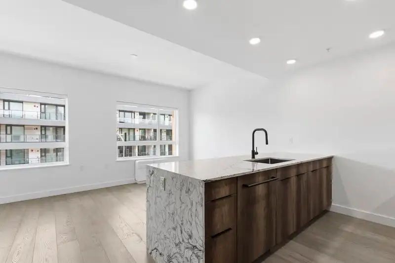 306 3590 W 39TH AVENUE - photo 1 of 28