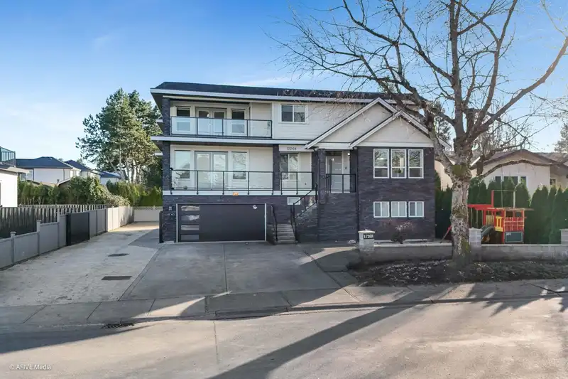 17268 61A AVENUE - photo 1 of 39
