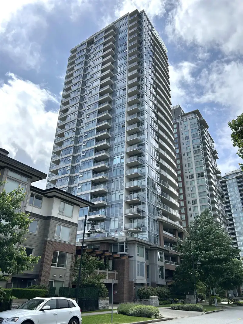 307 3102 WINDSOR GATE - photo 1 of 21