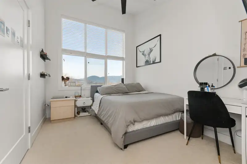 1 6262 REXFORD DRIVE - photo 2 of 40