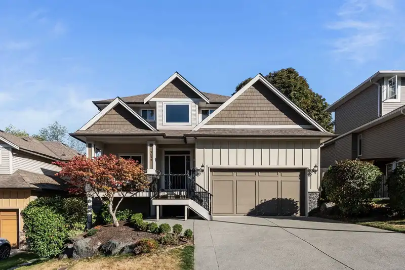 5650 CEDARCREEK DRIVE - photo 1 of 40