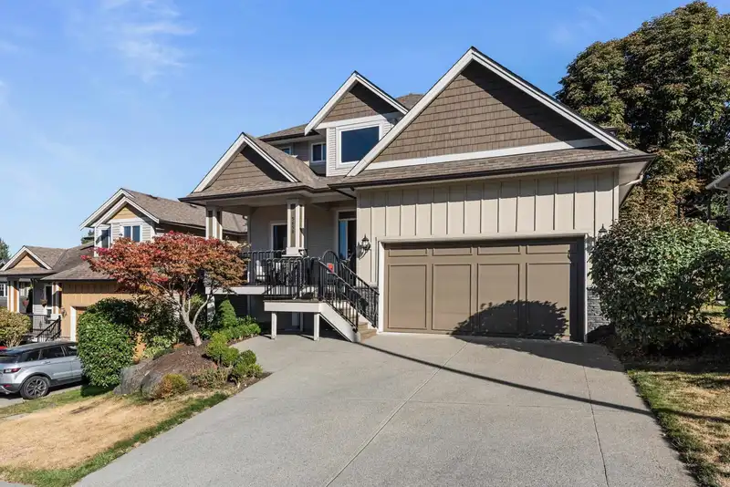 5650 CEDARCREEK DRIVE - photo 2 of 40