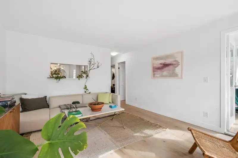 205 1330 GRAVELEY STREET - photo 4 of 30