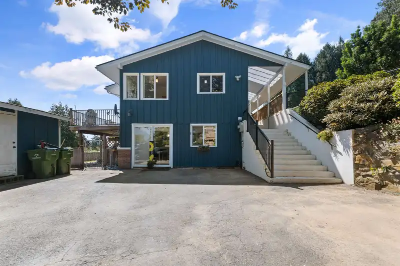 10005 KENSWOOD DRIVE - photo 1 of 33