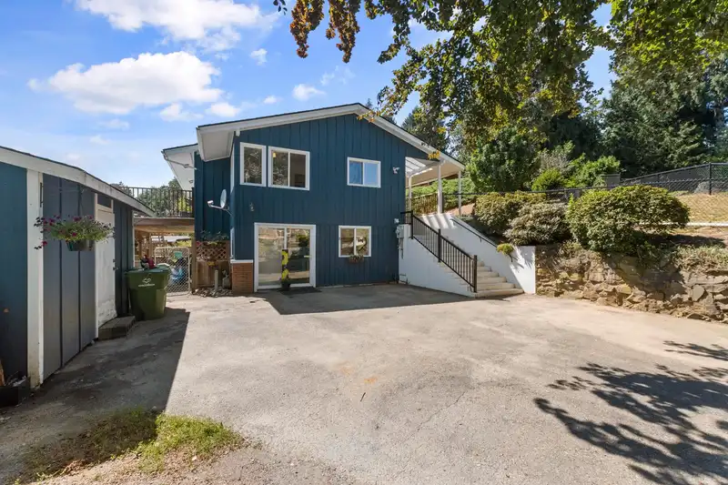 10005 KENSWOOD DRIVE - photo 2 of 33