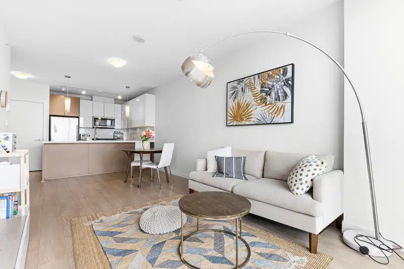 1012 271 FRANCIS WAY - photo 1 of 39