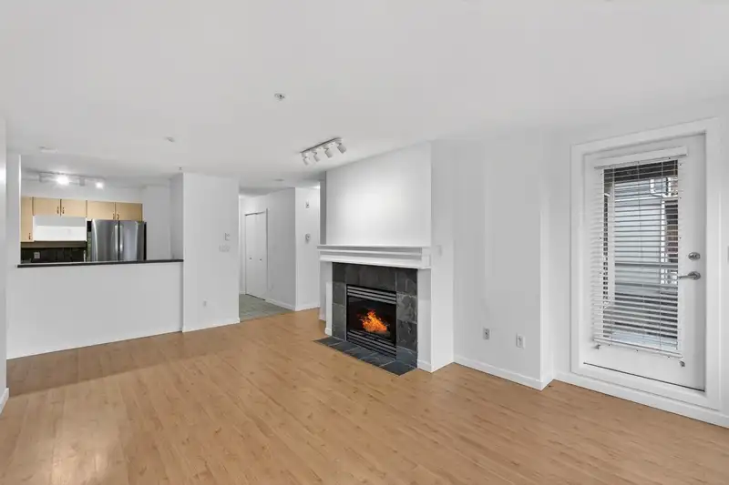 307 3161 W 4TH AVENUE - photo 2 of 28