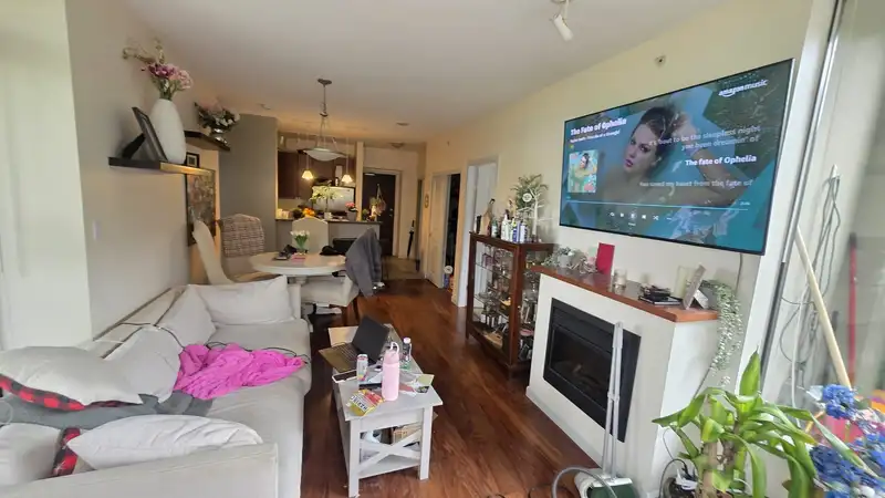 405 11 E ROYAL AVENUE - photo 4 of 10