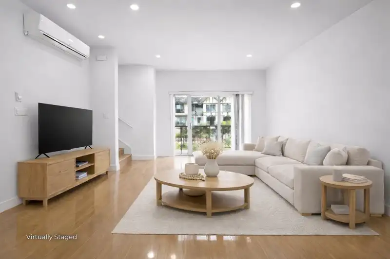 89 9680 ALEXANDRA ROAD - photo 3 of 26