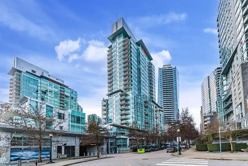 574 NICOLA STREET - photo 2 of 35