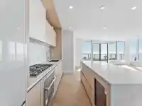 705 1342 JOHNSTON ROAD - thumbnail 9