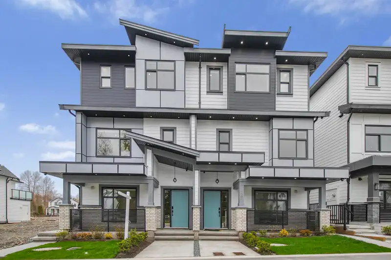16505 20 AVENUE - photo 1 of 36