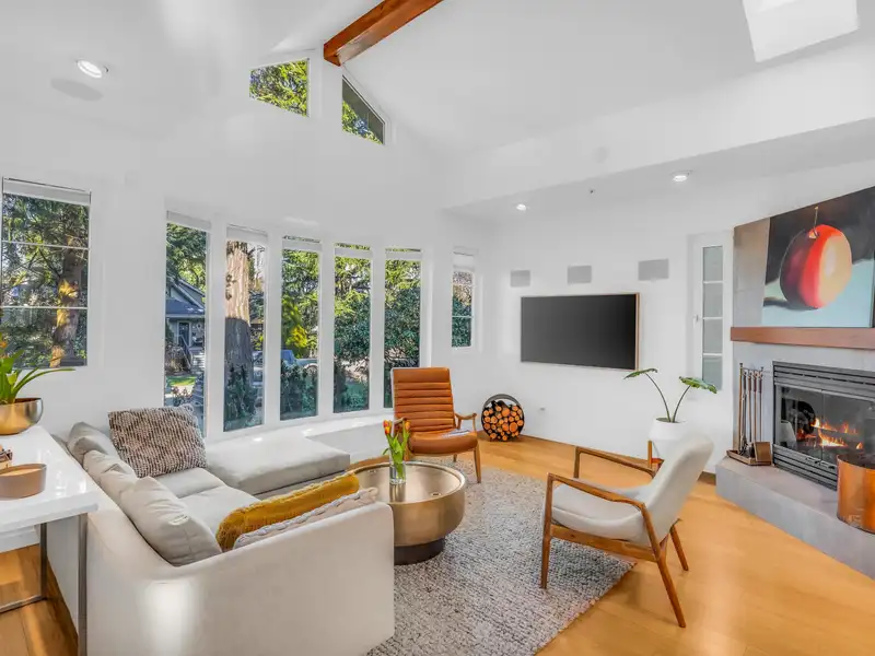 420 W 17TH AVENUE - photo 2 of 40
