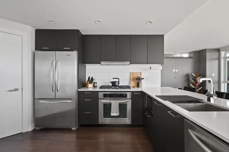 2601 1372 SEYMOUR STREET - photo 3 of 32