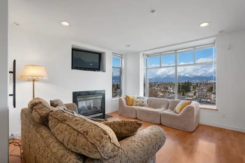 2856 W KING EDWARD AVENUE - photo 3 of 40
