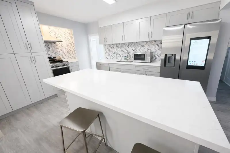 4450 GRANVILLE STREET - photo 3 of 17