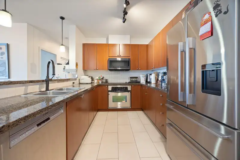 1703 15 E ROYAL AVENUE - photo 4 of 40