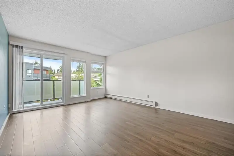 315 1850 E SOUTHMERE CRESCENT - photo 4 of 22
