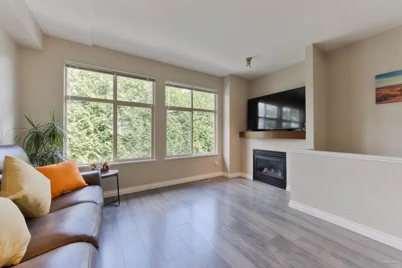 38 21661 88 AVENUE - photo 4 of 35