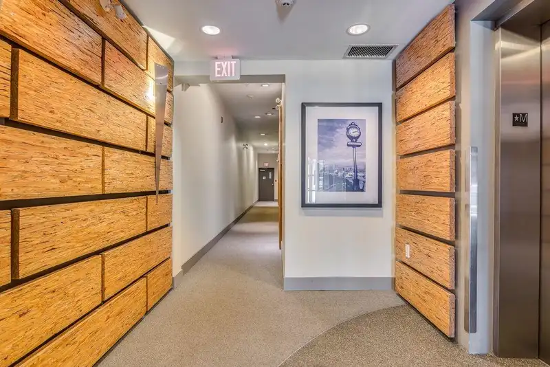 208 205 E 10TH AVENUE - photo 3 of 40