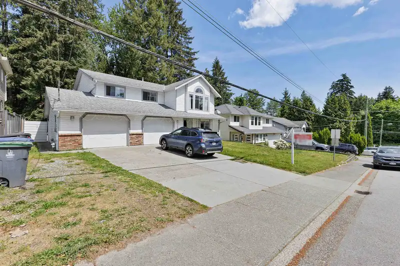 15971 101A AVENUE - photo 3 of 39