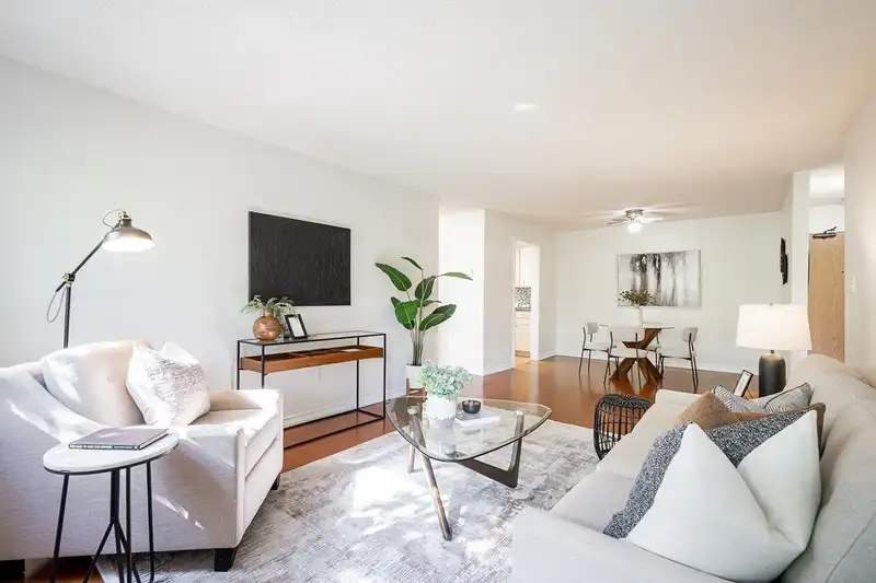 306 10680 151A STREET - photo 2 of 19