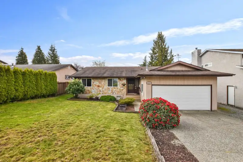 32438 BADGER AVENUE - photo 1 of 26