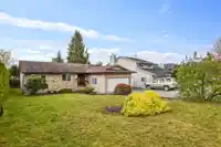32438 BADGER AVENUE - thumbnail 2