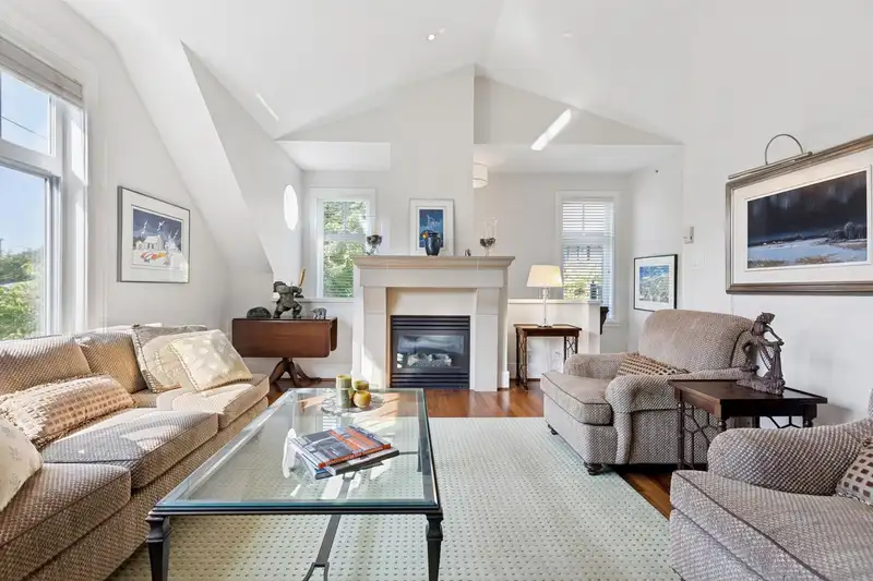 2133 GORDON AVENUE - photo 4 of 40
