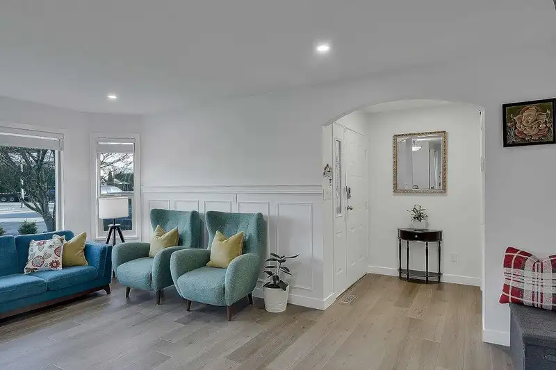 19358 CUSICK CRESCENT - photo 4 of 34