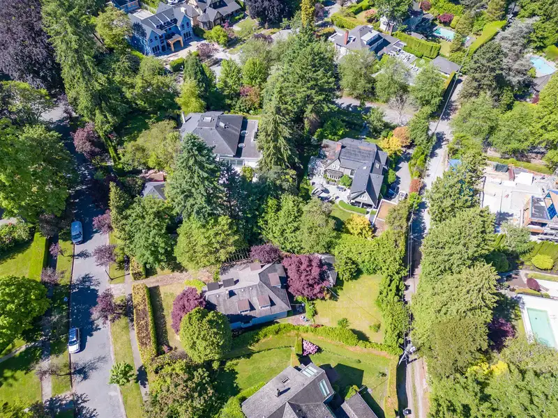 5549 CHURCHILL STREET - photo 3 of 18