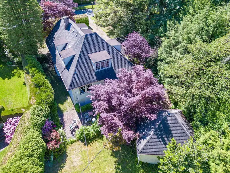 5549 CHURCHILL STREET - photo 4 of 18