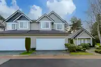 9 4811 BLAIR DRIVE - thumbnail 2