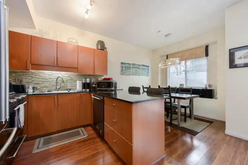 9 4811 BLAIR DRIVE - photo 4 of 39