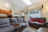 9 4811 BLAIR DRIVE - thumbnail 10