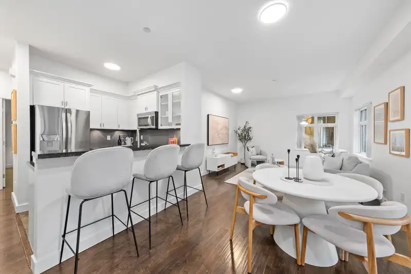 132 7388 MACPHERSON AVENUE - photo 1 of 20