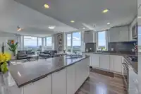 2203 3096 WINDSOR GATE - thumbnail 5