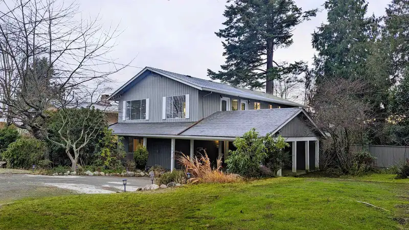 350 52A STREET - photo 1 of 18