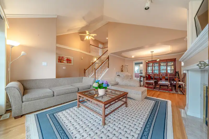 10123 157 STREET - photo 4 of 30