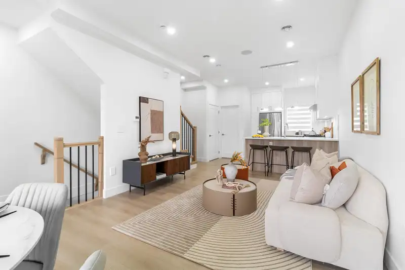 7 22551 WESTMINSTER HIGHWAY - photo 2 of 26