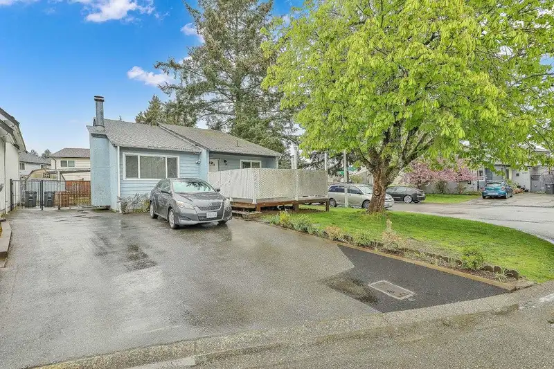 12902 72A AVENUE - photo 1 of 23