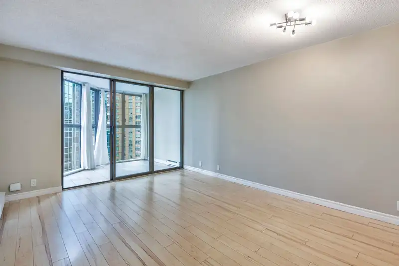 1104 789 DRAKE STREET - photo 2 of 30