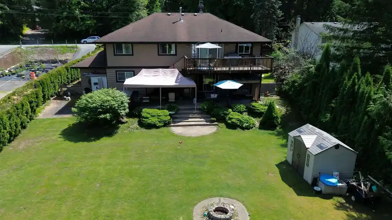 8953 HAMMOND STREET - photo 2 of 23