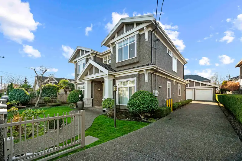9131 DESMOND ROAD - photo 3 of 40