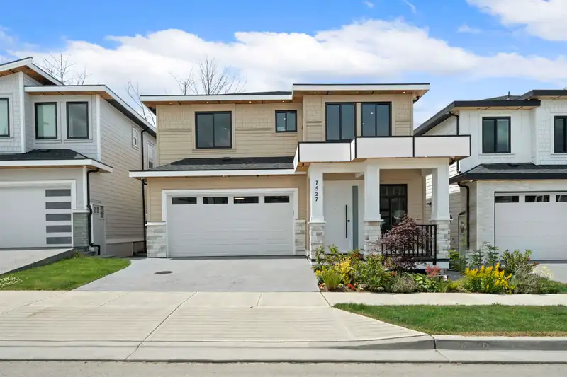 7527 205 STREET - photo 1 of 39