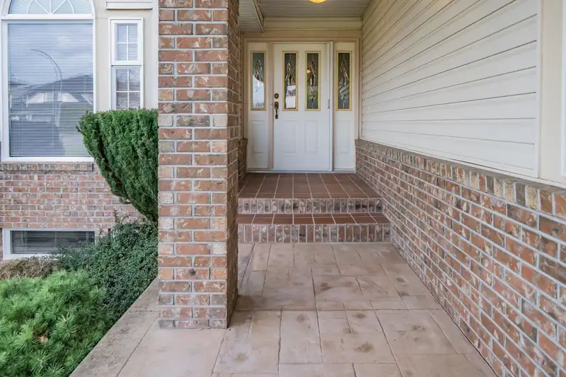 2983 SOUTHERN CRESCENT - photo 2 of 35